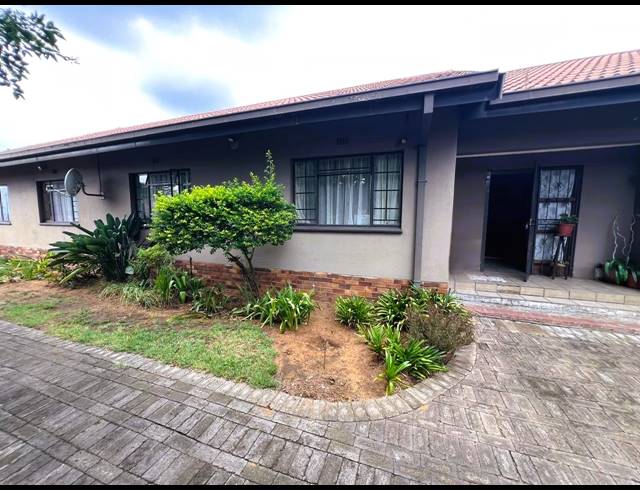 4 BEDROOM HOUSE FOR SALE IN VAALPARK